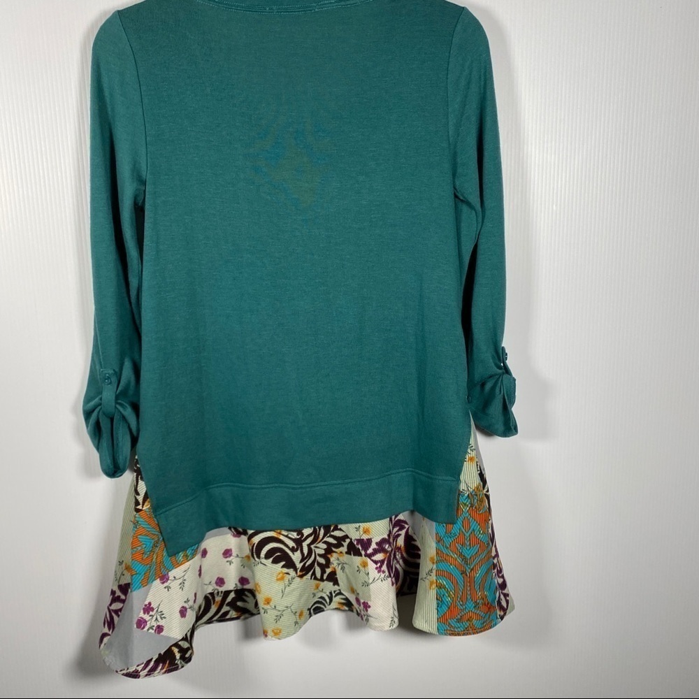 ANTHROPOLOGIE LITTLE YELLOW BUTTON Top. 3/4 roll up sleeves, side button Size XS - Picture 8 of 8